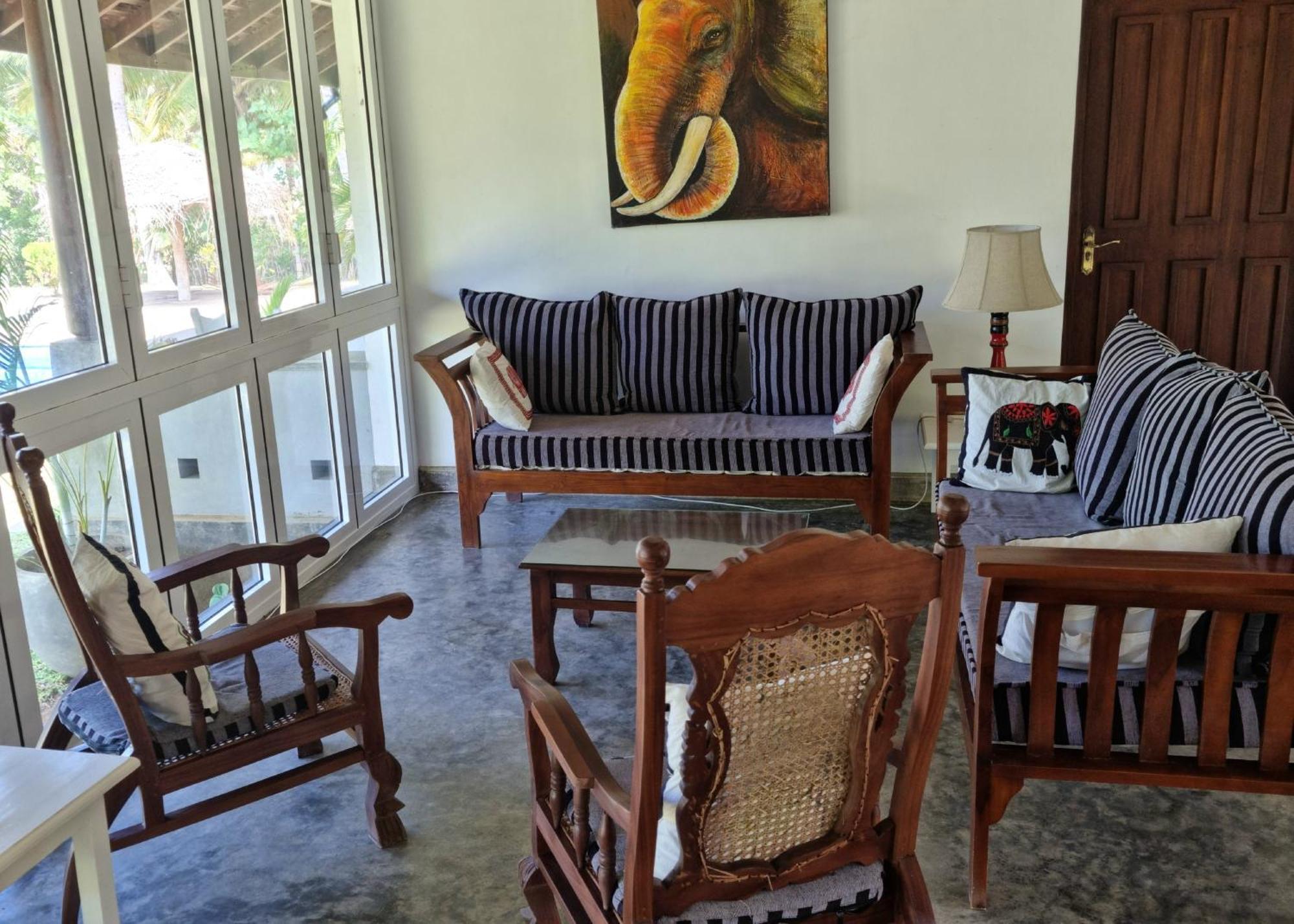 Ardeen Villa - Superb 3 Bedroom Beachfront For 6, Bb, Free Pick Up For 7 Night Stays Arriving Together, Fully Serviced, Taxes Included 탕갈레 외부 사진