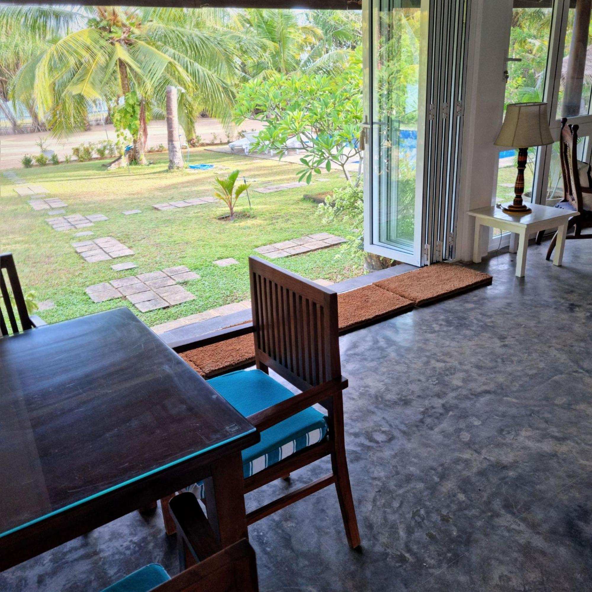 Ardeen Villa - Superb 3 Bedroom Beachfront For 6, Bb, Free Pick Up For 7 Night Stays Arriving Together, Fully Serviced, Taxes Included 탕갈레 외부 사진