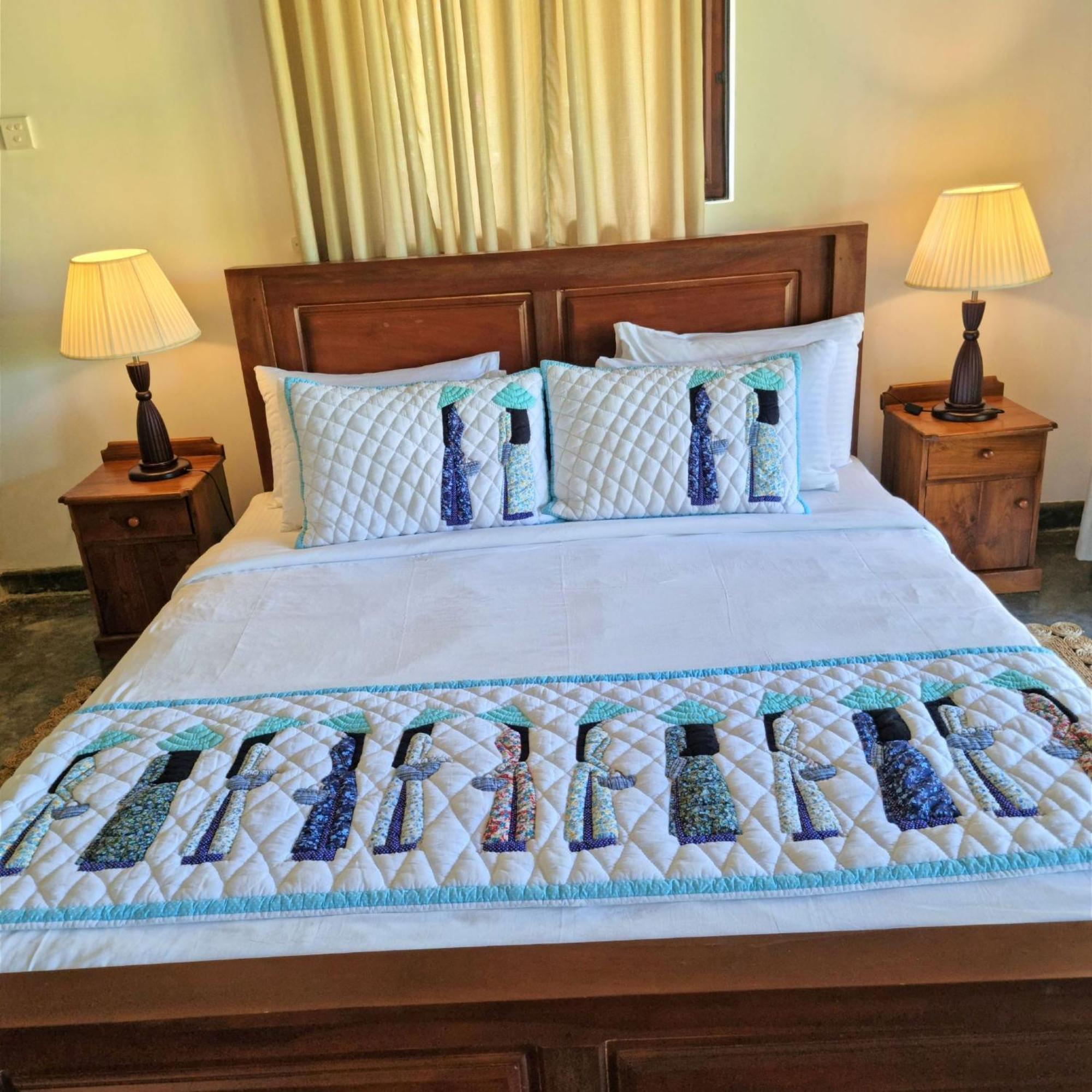 Ardeen Villa - Superb 3 Bedroom Beachfront For 6, Bb, Free Pick Up For 7 Night Stays Arriving Together, Fully Serviced, Taxes Included 탕갈레 외부 사진