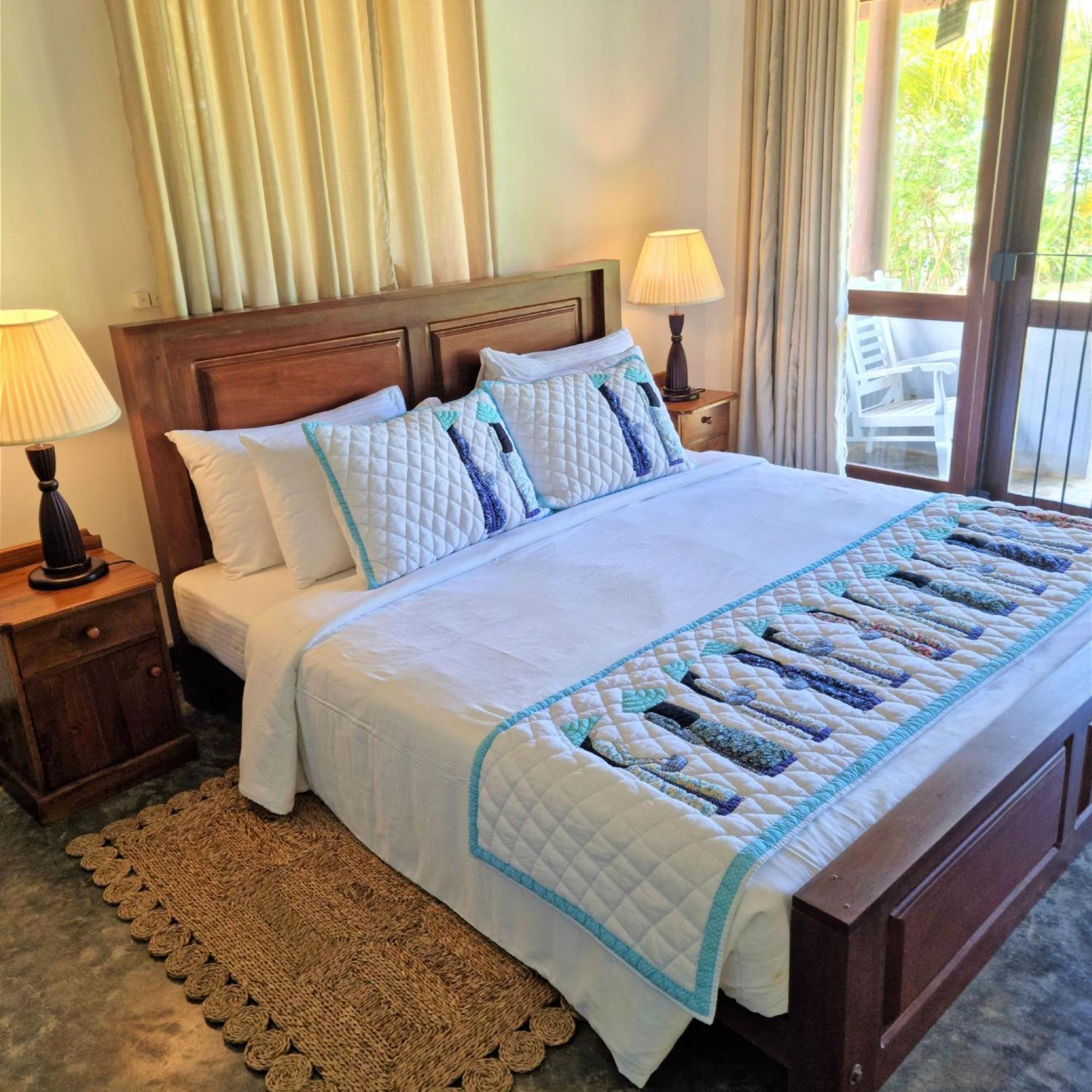 Ardeen Villa - Superb 3 Bedroom Beachfront For 6, Bb, Free Pick Up For 7 Night Stays Arriving Together, Fully Serviced, Taxes Included 탕갈레 외부 사진