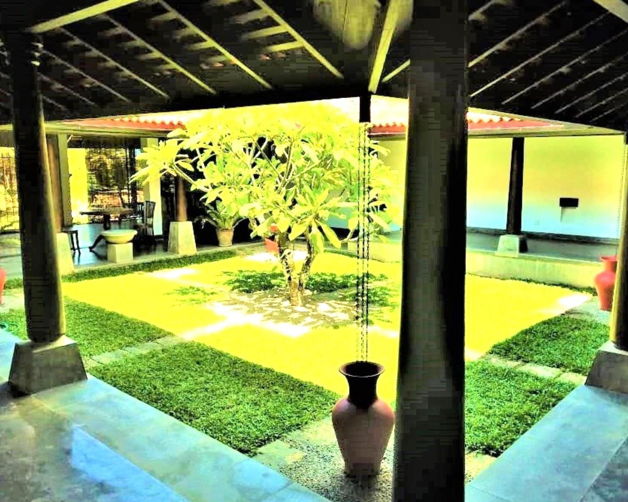 Ardeen Villa - Superb 3 Bedroom Beachfront For 6, Bb, Free Pick Up For 7 Night Stays Arriving Together, Fully Serviced, Taxes Included 탕갈레 외부 사진