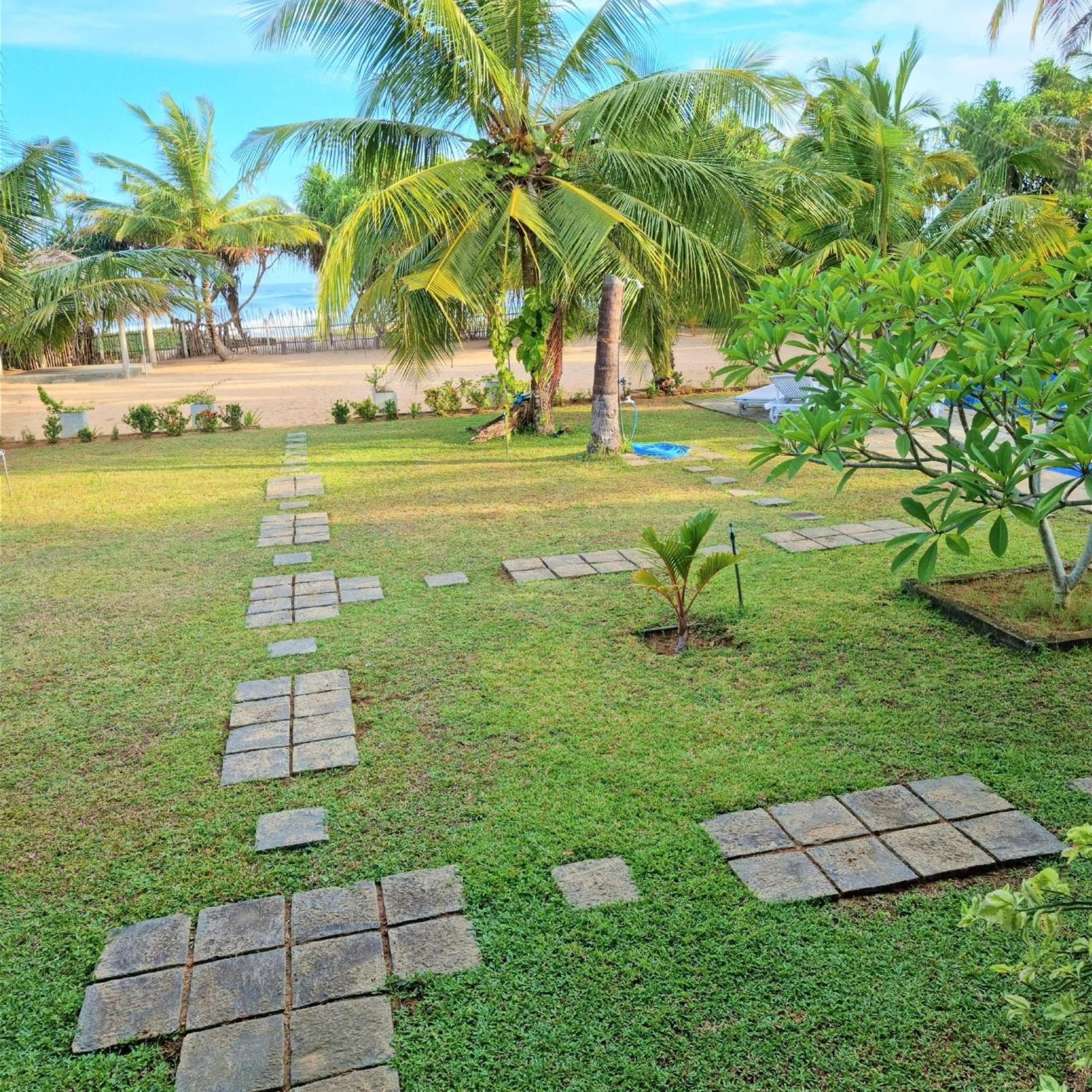 Ardeen Villa - Superb 3 Bedroom Beachfront For 6, Bb, Free Pick Up For 7 Night Stays Arriving Together, Fully Serviced, Taxes Included 탕갈레 외부 사진